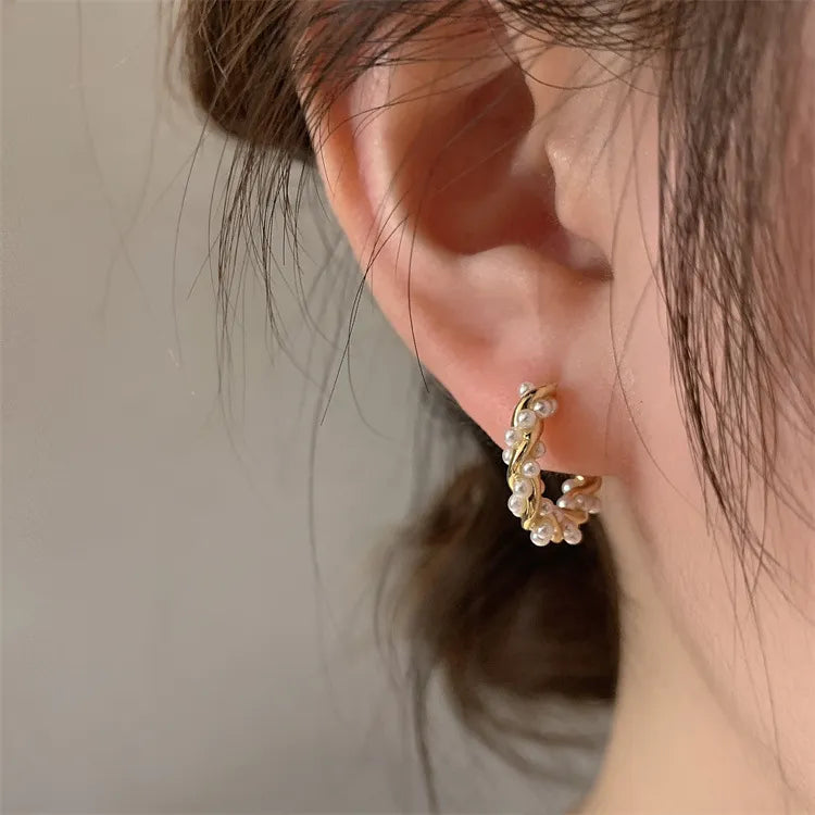 Korean Temperament Circle Pearl Earrings
